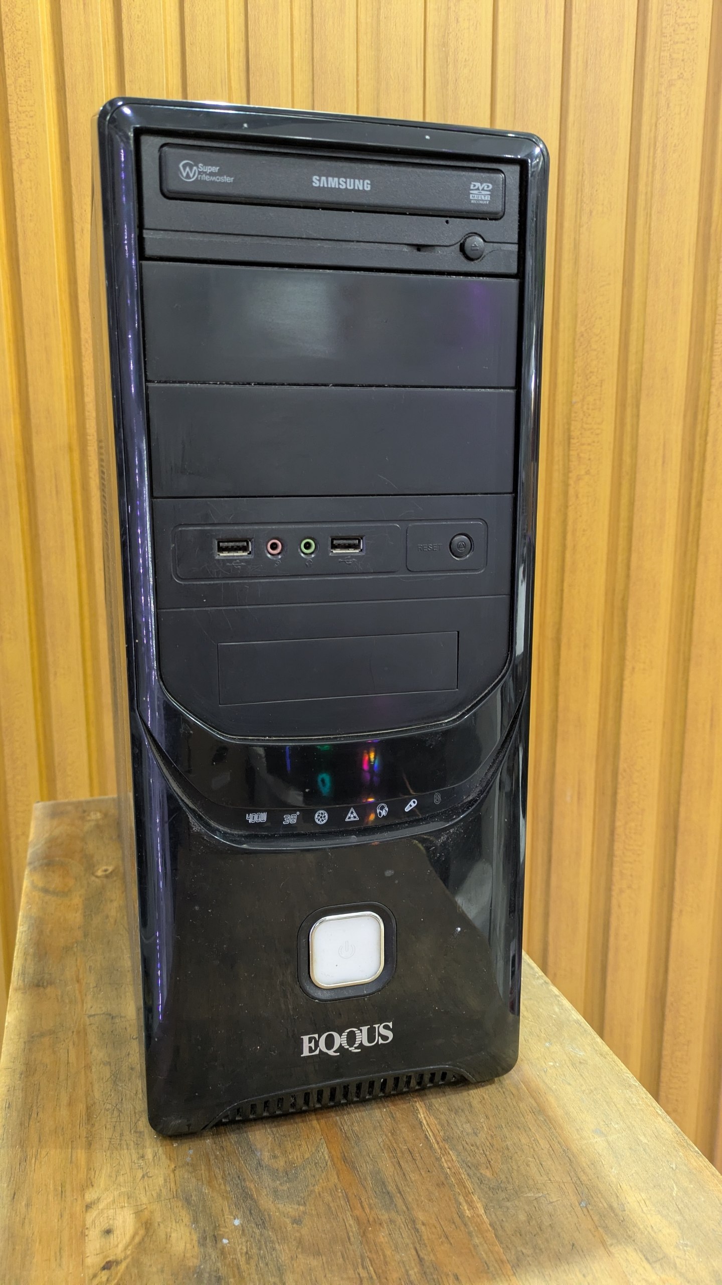 COMPUTADORA AMD A6 6400K / 4GB DDR3 / 240GB SSD
