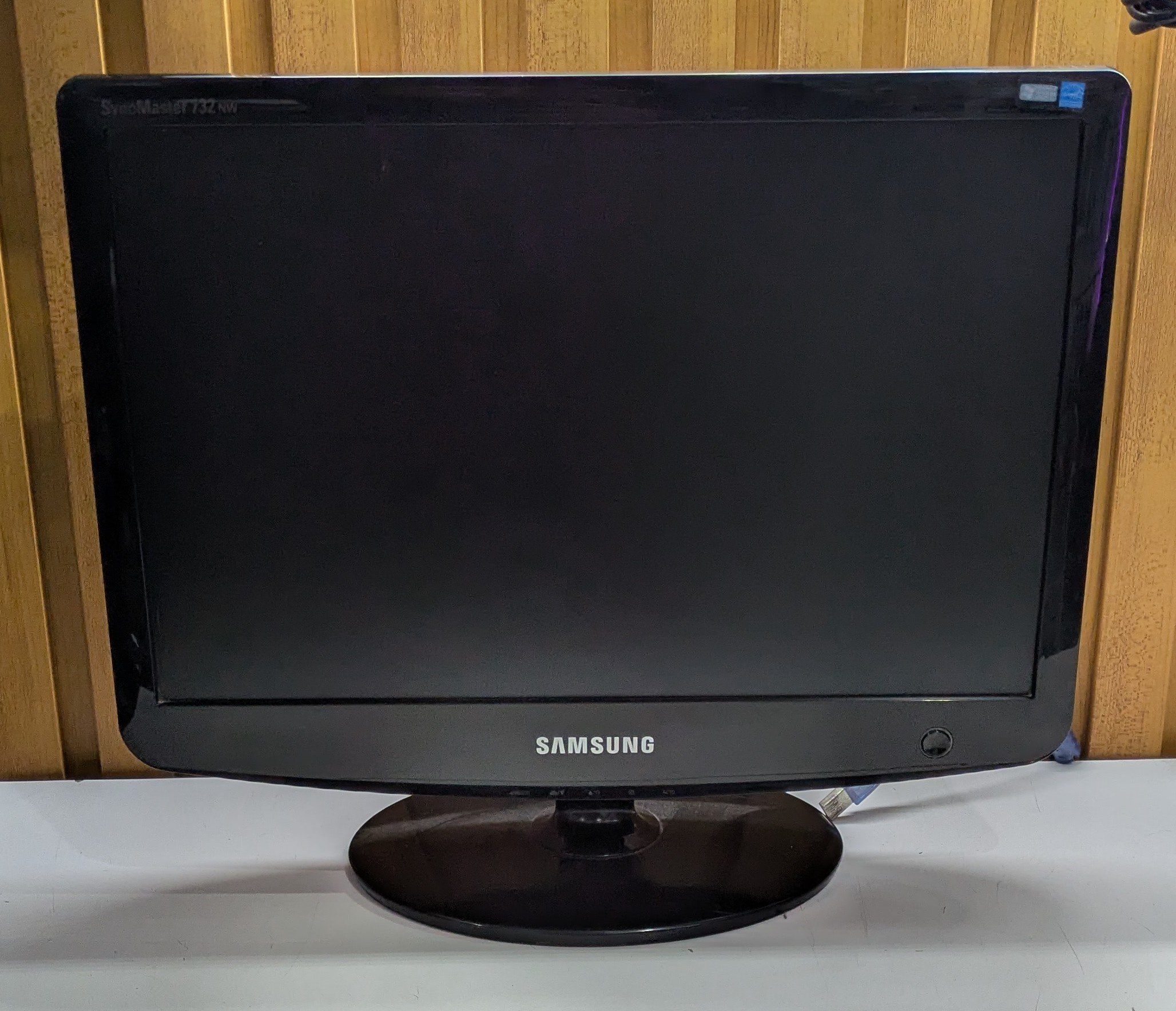MONITOR 17 PULGADAS SAMSUNG 732NW CON FALLA