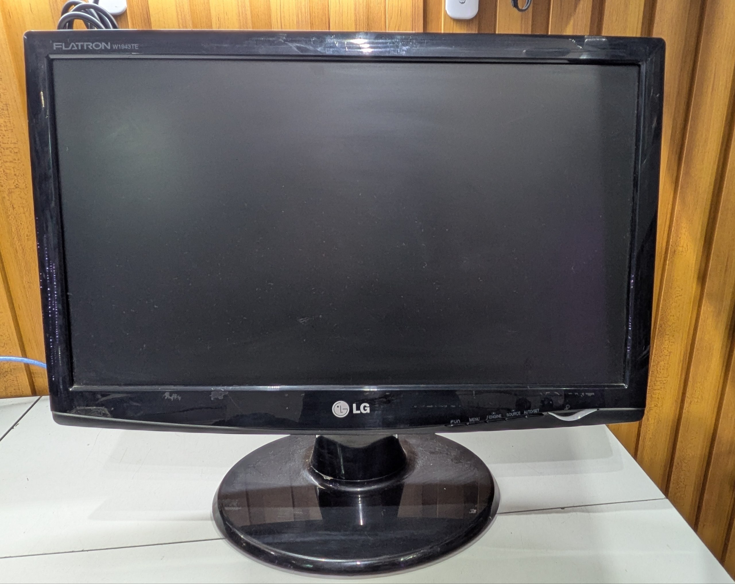 MONITOR LG W1943TE - SIN VGA